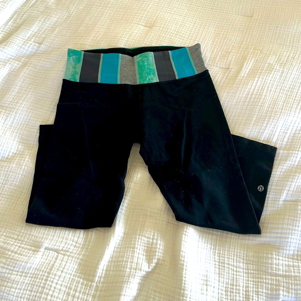 Vintage Lululemon 3/4 leggings w teal blue band